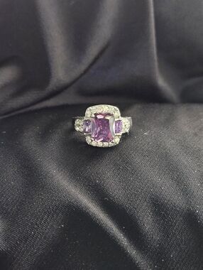Elegant Sterling Silver Amethyst Gemstone Ring